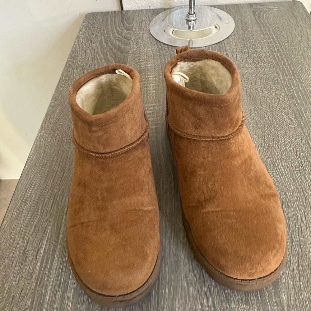 Kirkland Signature Tan Suede Boots